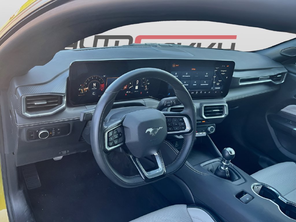 Used 2025 Ford Mustang GT Premium RWD image 9