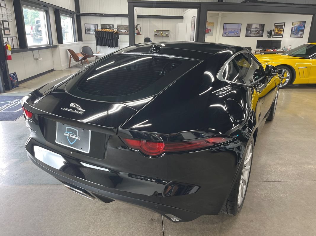 Used 2018 Jaguar F-TYPE Coupe RWD image 12