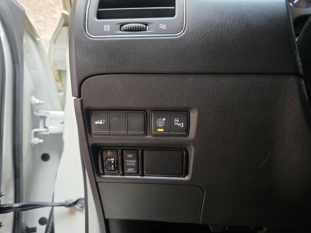 Used 2017 Nissan Armada SL w/ Technology Package image 25