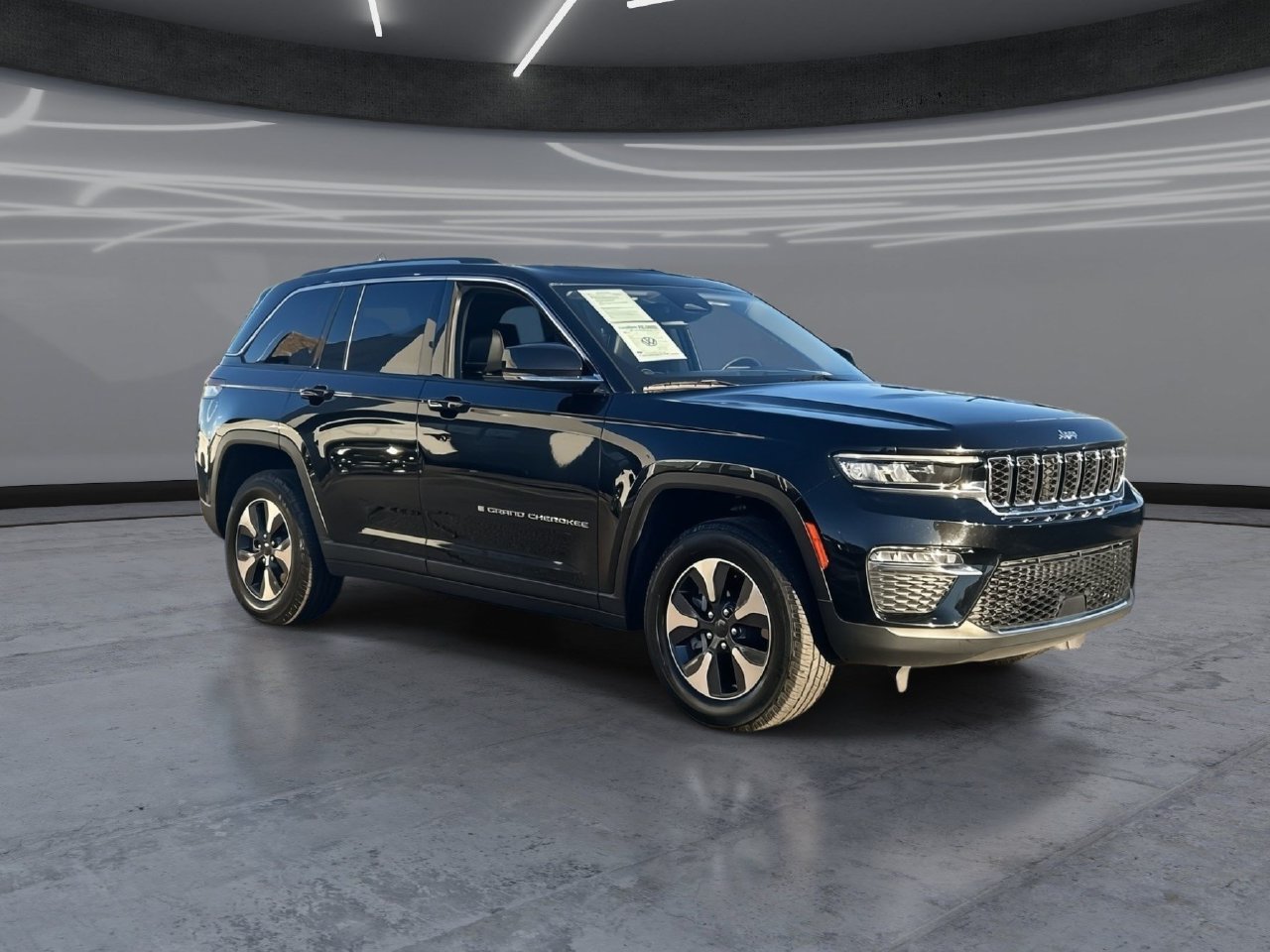 Used 2022 Jeep Grand Cherokee Limited 4xe AWD/4WD image 2