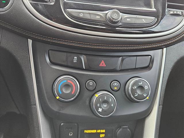 Used 2018 Chevrolet Trax LT w/ LT Convenience Package FWD image 10
