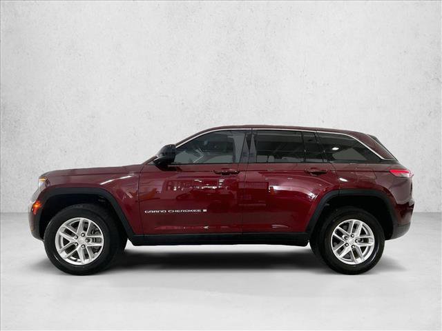 Used 2023 Jeep Grand Cherokee Laredo RWD image 6