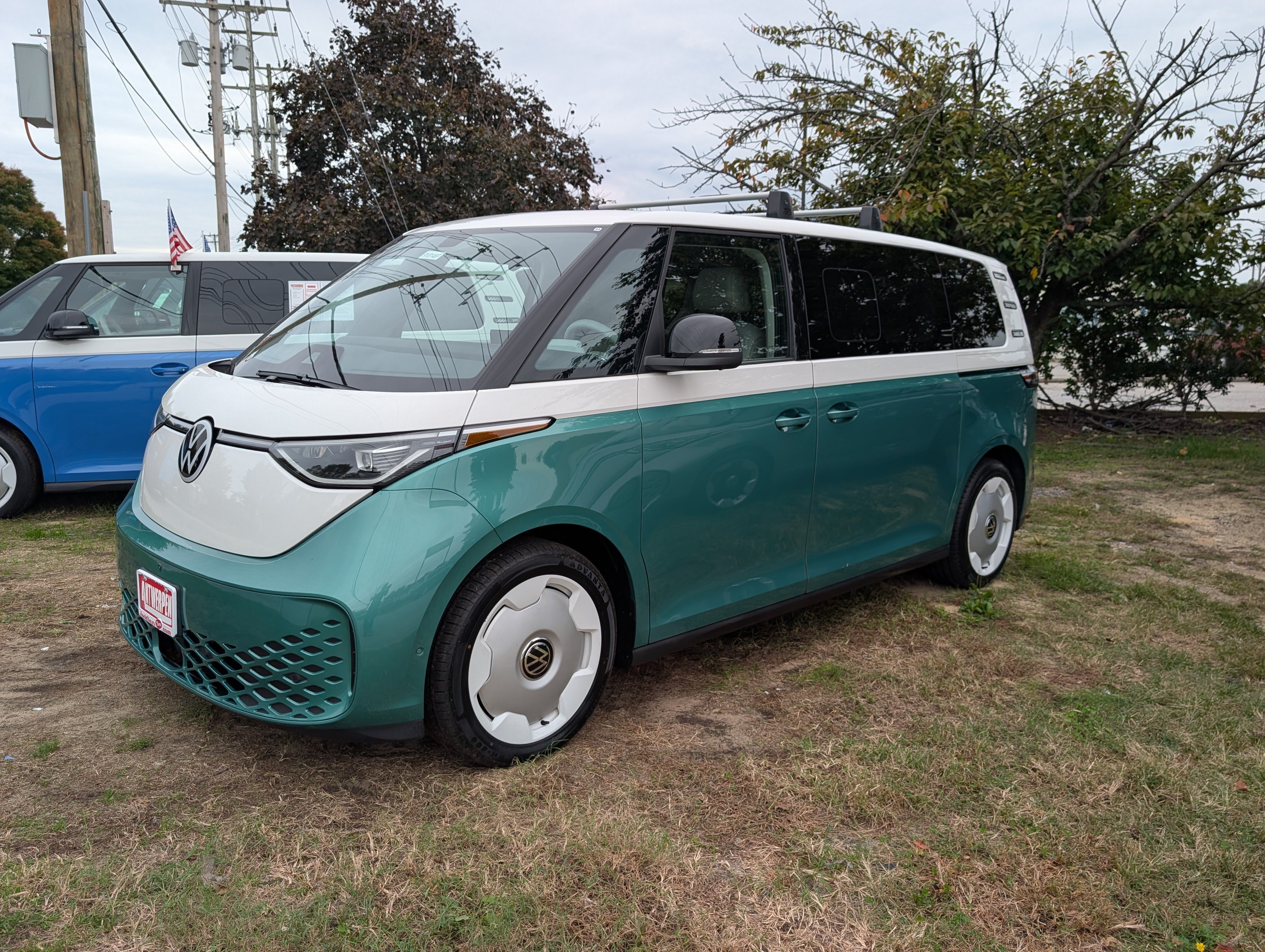 Used 2025 Volkswagen ID. Buzz 1st Edition AWD/4WD image 8
