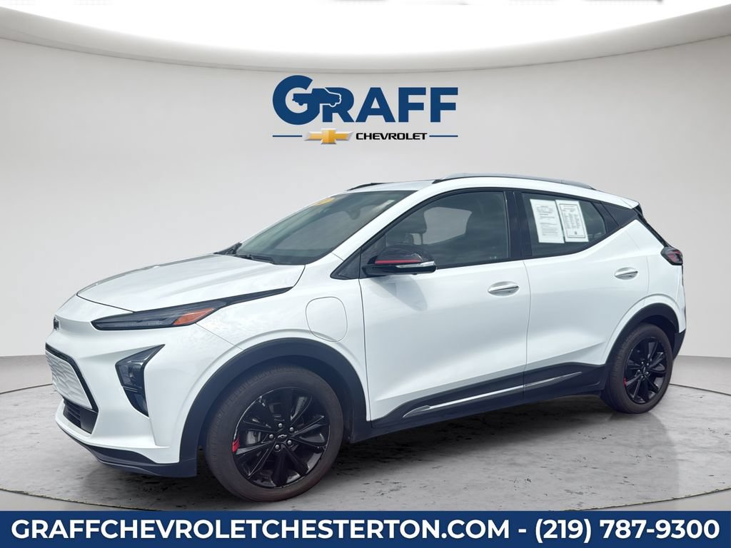 Used 2023 Chevrolet Bolt EUV Premier w/ Sun & Sound Package FWD image 2
