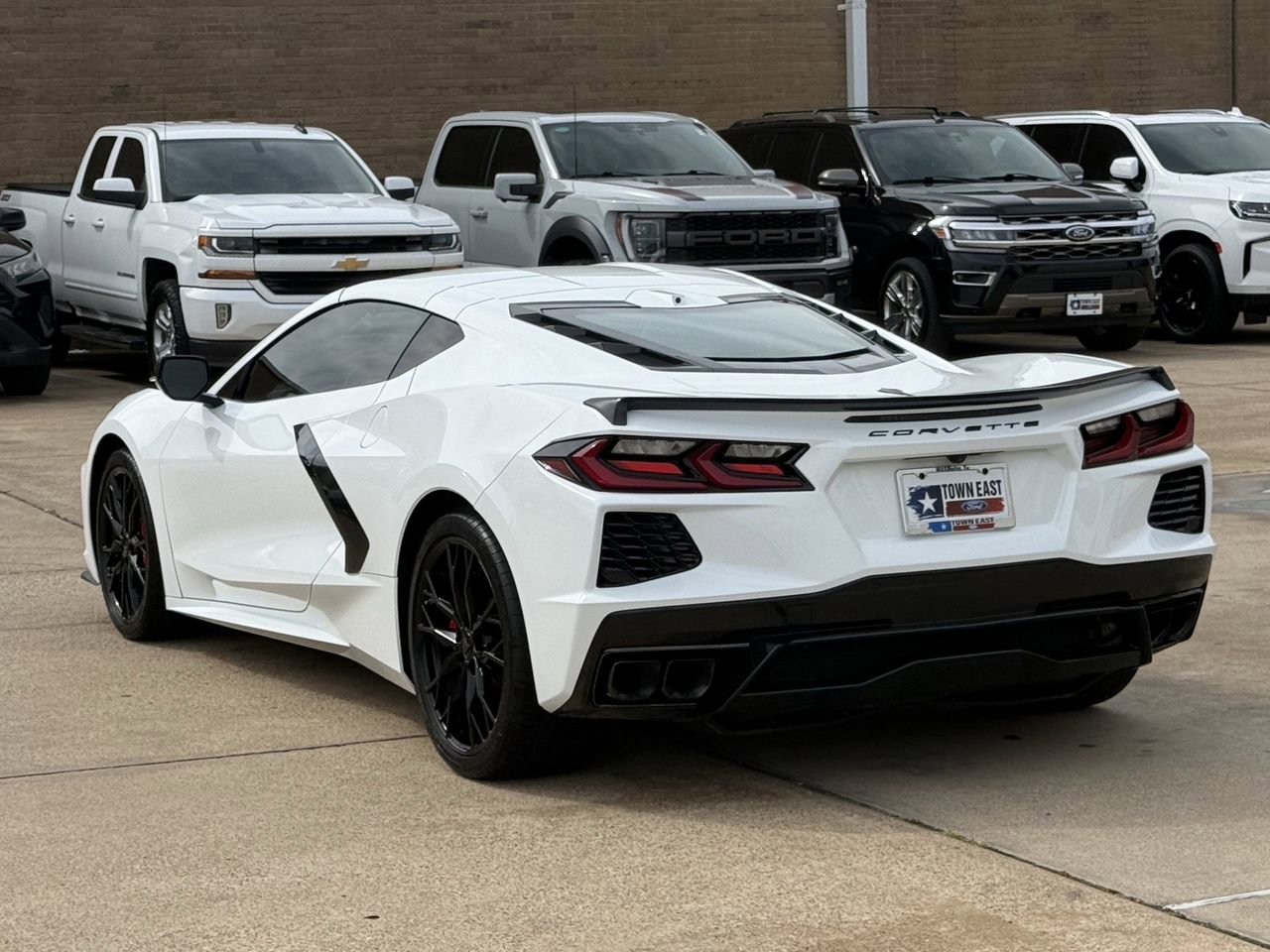Used 2025 Chevrolet Corvette Stingray Preferred Cpe w/ Stealth Interior Trim Package image 5