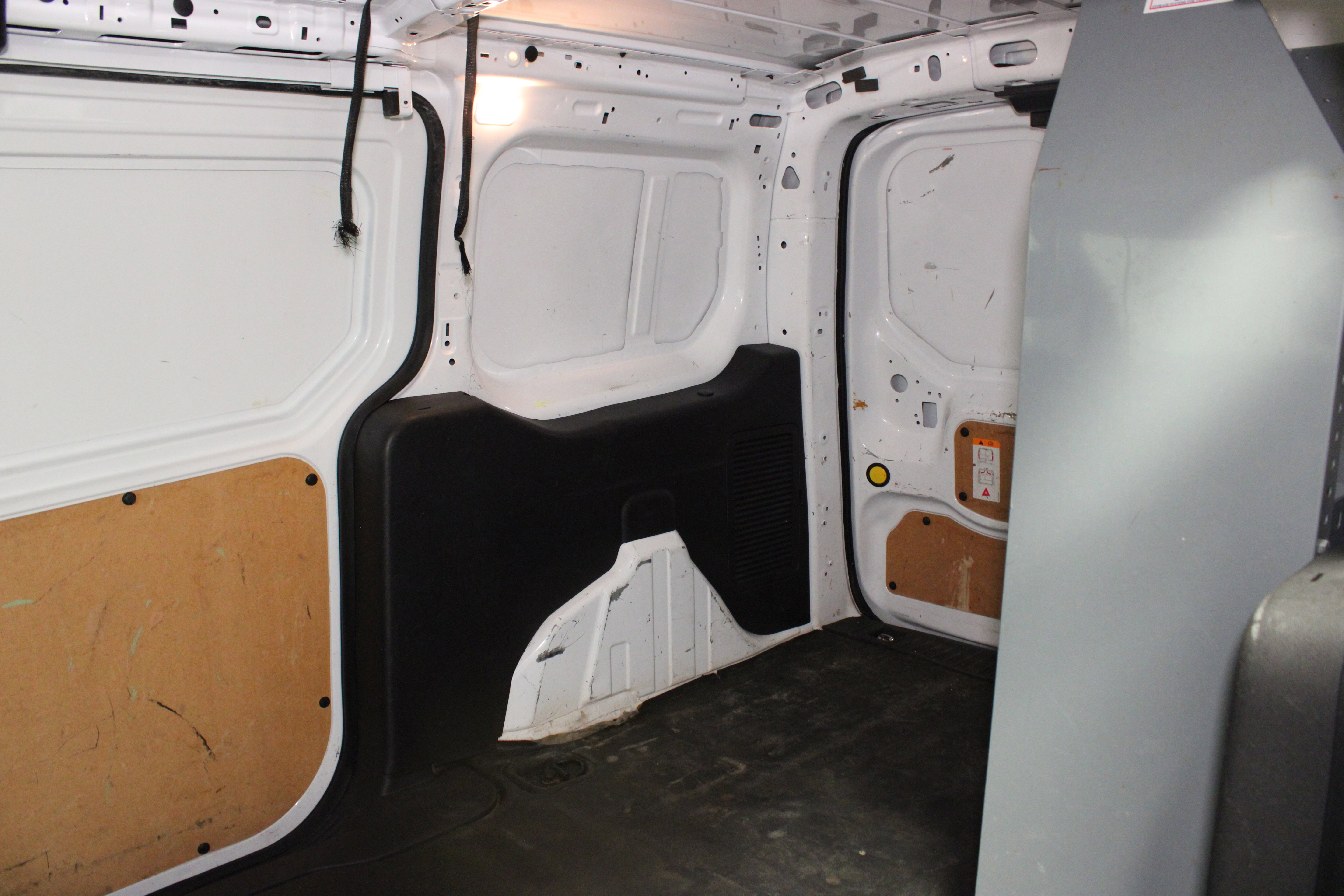 Used 2015 Ford Transit Connect XL FWD image 15