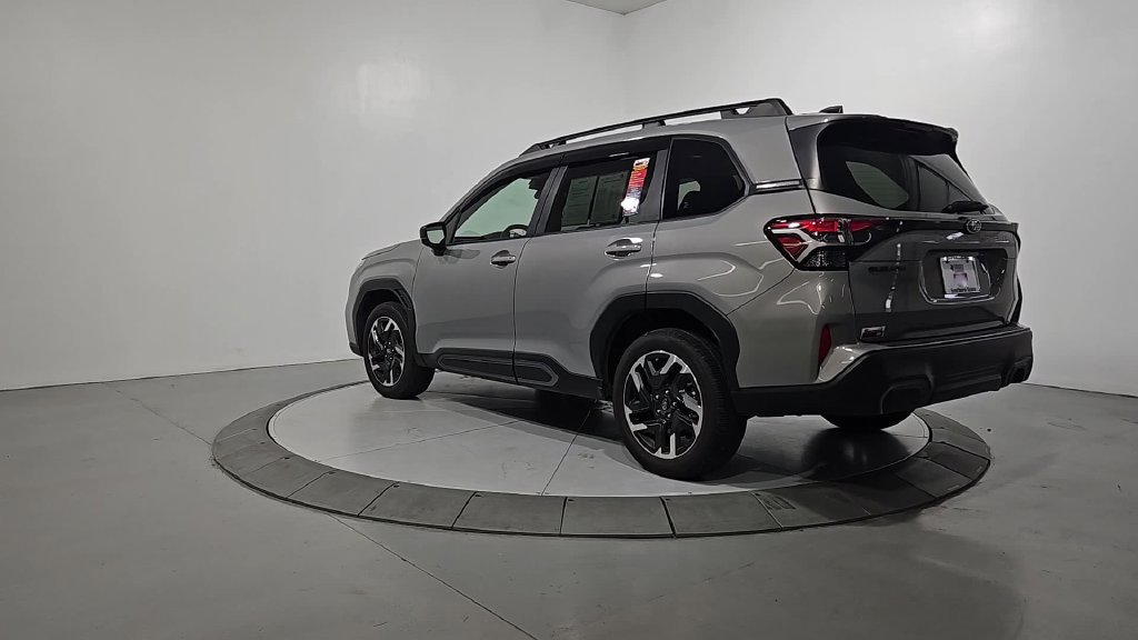 Used 2025 Subaru Forester Limited AWD/4WD image 3