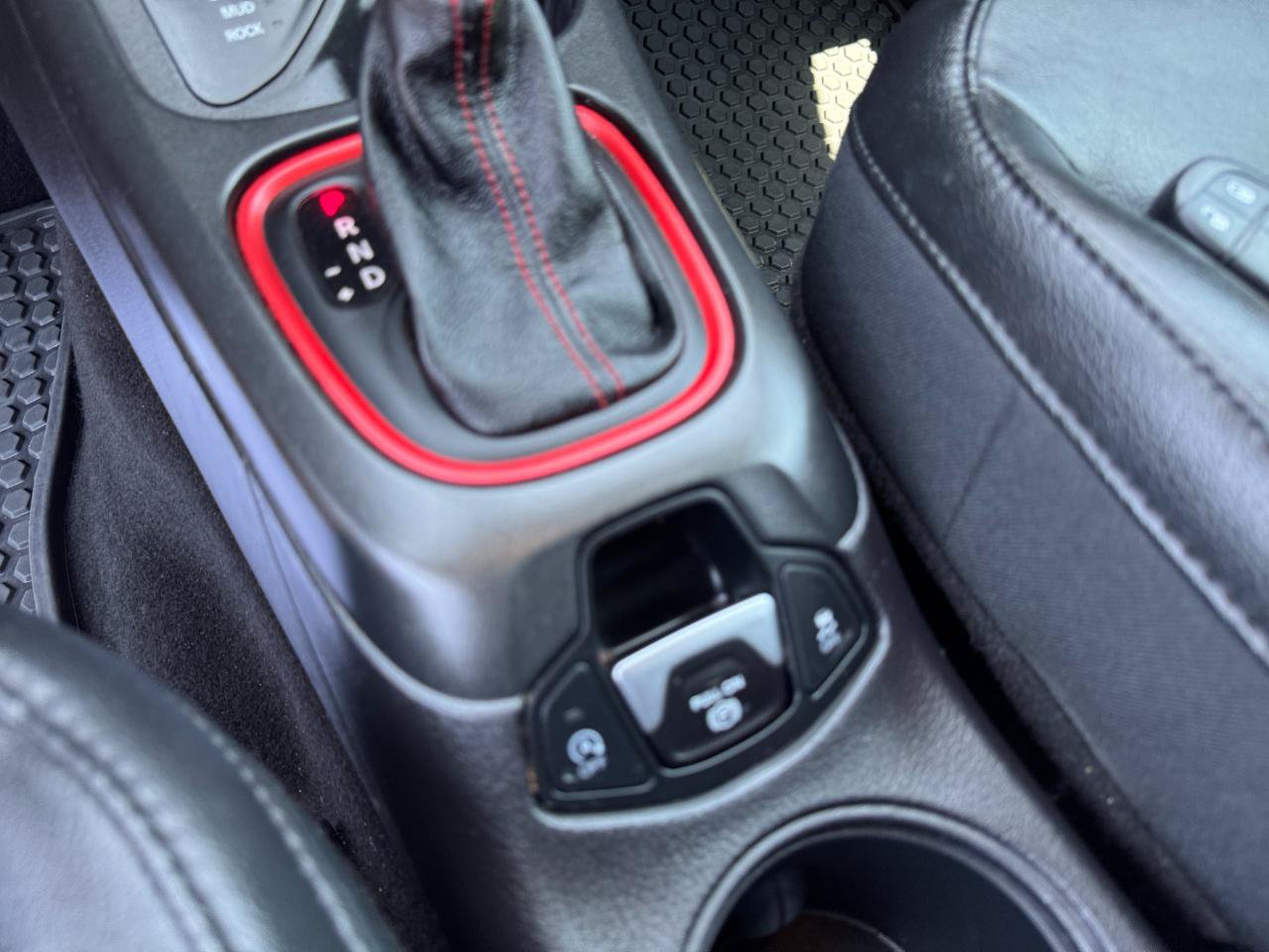 Used 2018 Jeep Compass Trailhawk AWD/4WD image 31