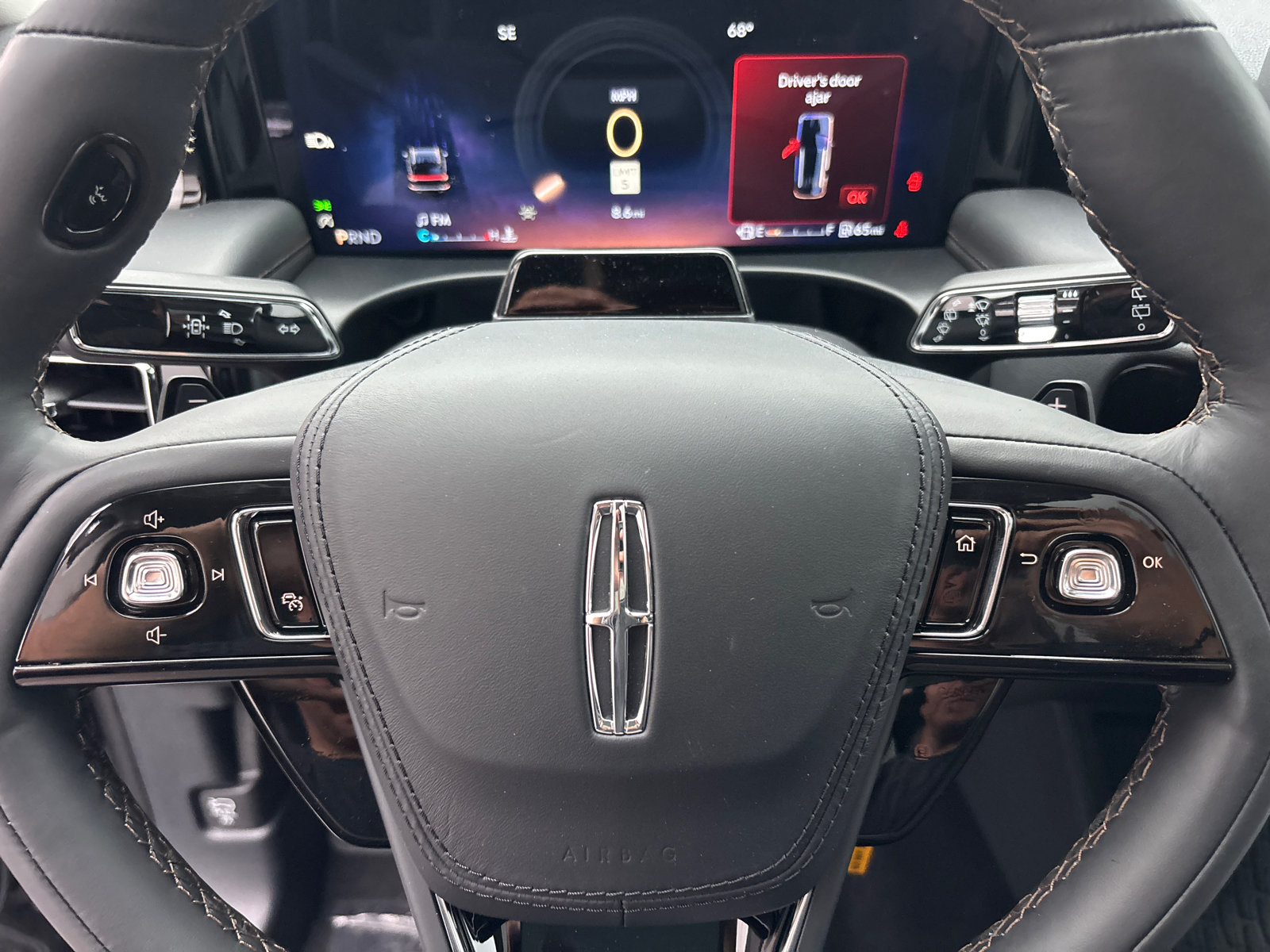 New 2026 Lincoln Aviator AWD image 16