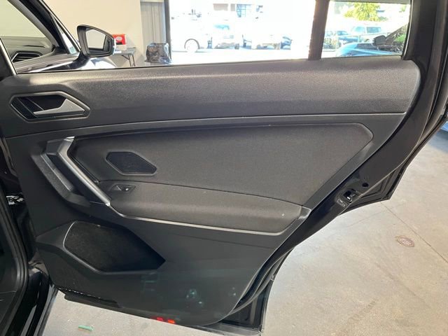 Used 2020 Volkswagen Tiguan S image 15