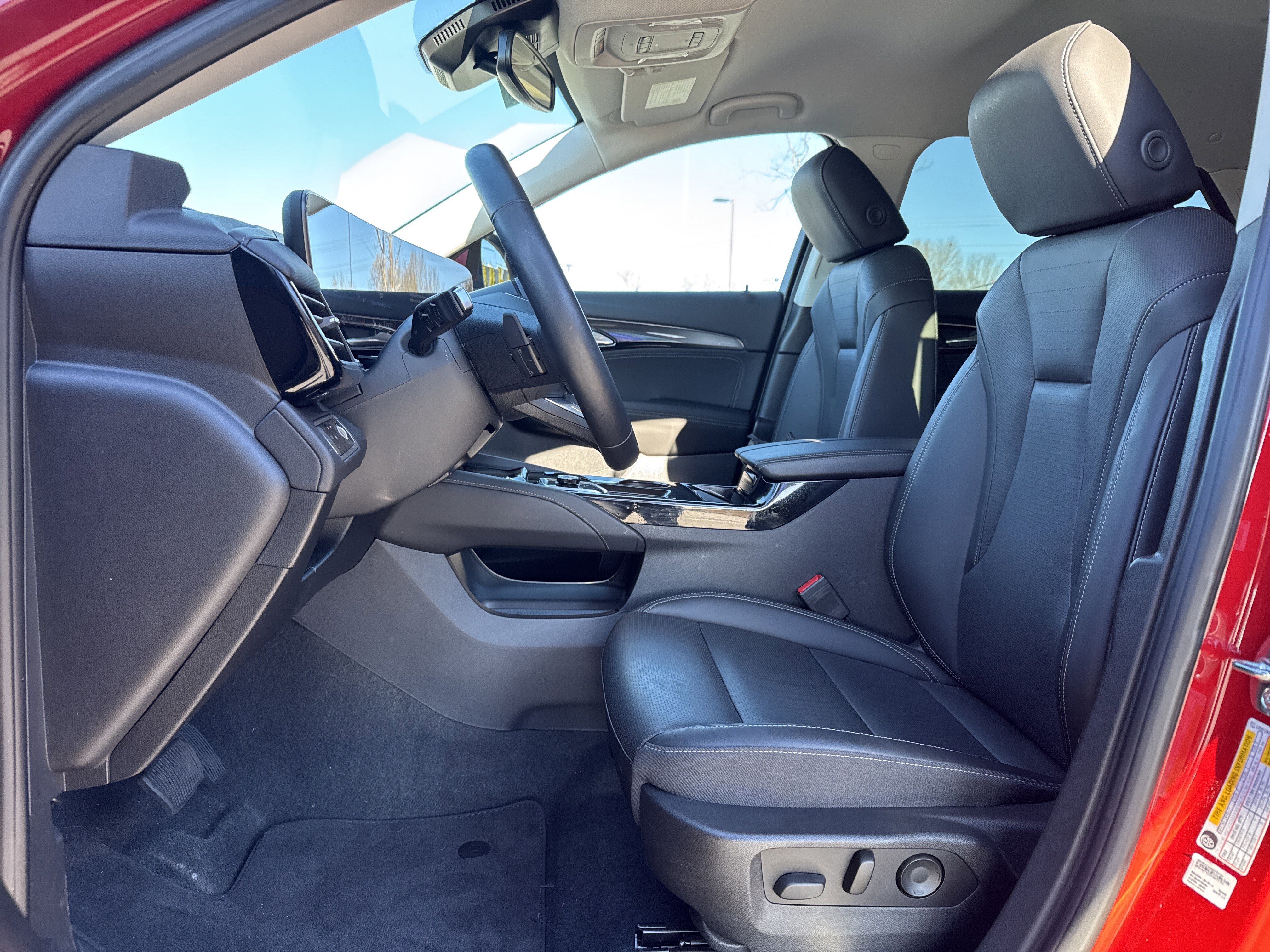 Used 2025 Buick Envision Preferred image 16