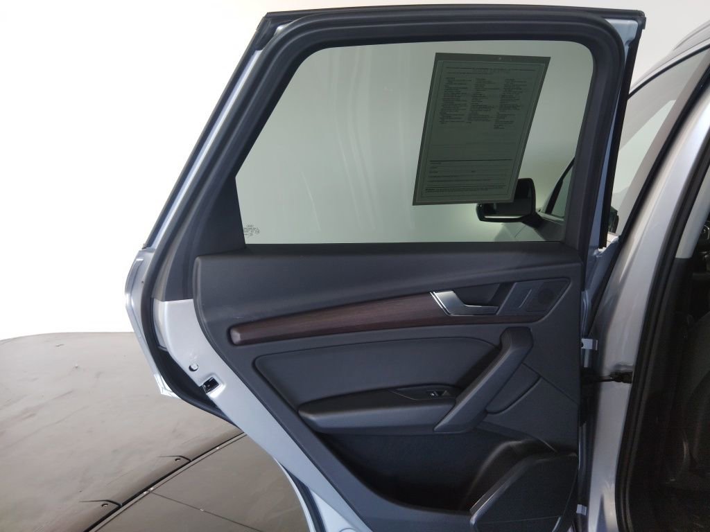 Used 2024 Audi Q5 2.0T Premium w/ Convenience Package image 36