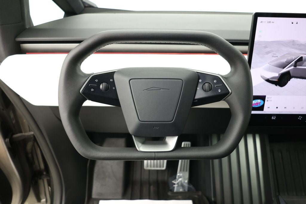 Used 2024 Tesla Cybertruck AWD Crew Cab image 11