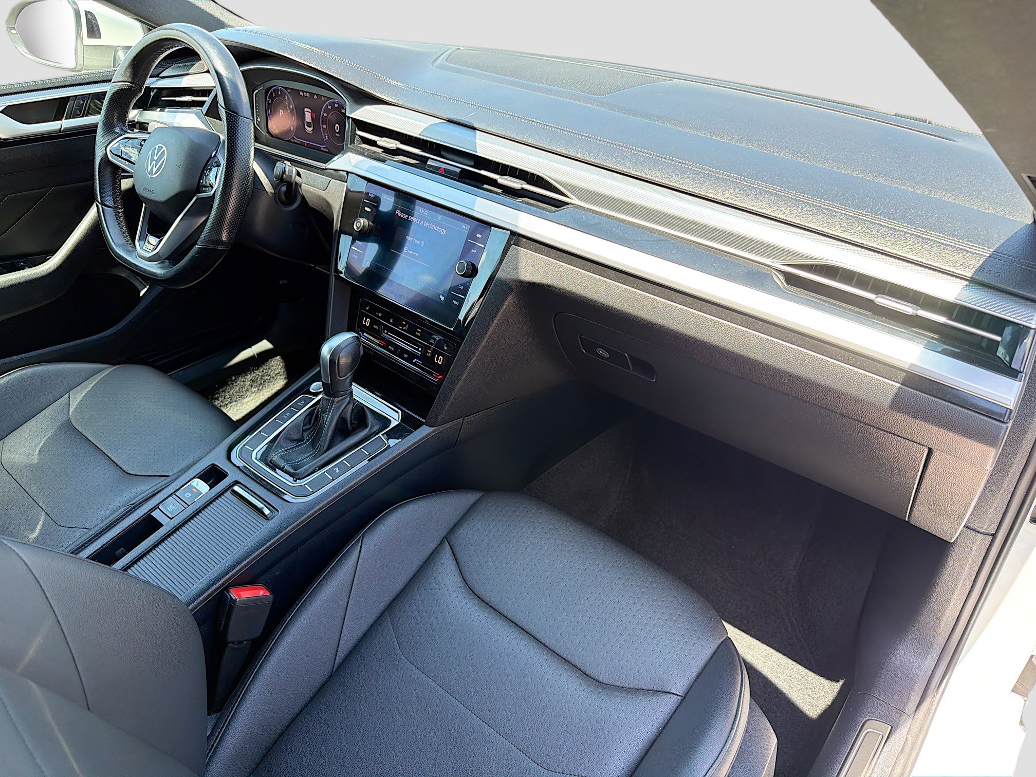 Used 2022 Volkswagen Arteon SE FWD image 12