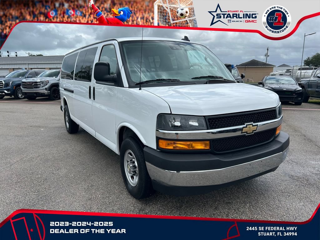 Used 2024 Chevrolet Express 3500 LT w/ LT Preferred Equipment Group RWD image 3