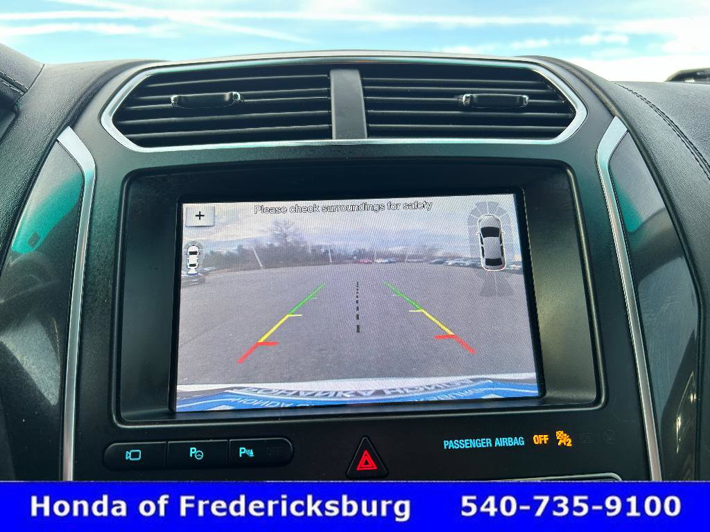 Used 2017 Ford Explorer Platinum image 21