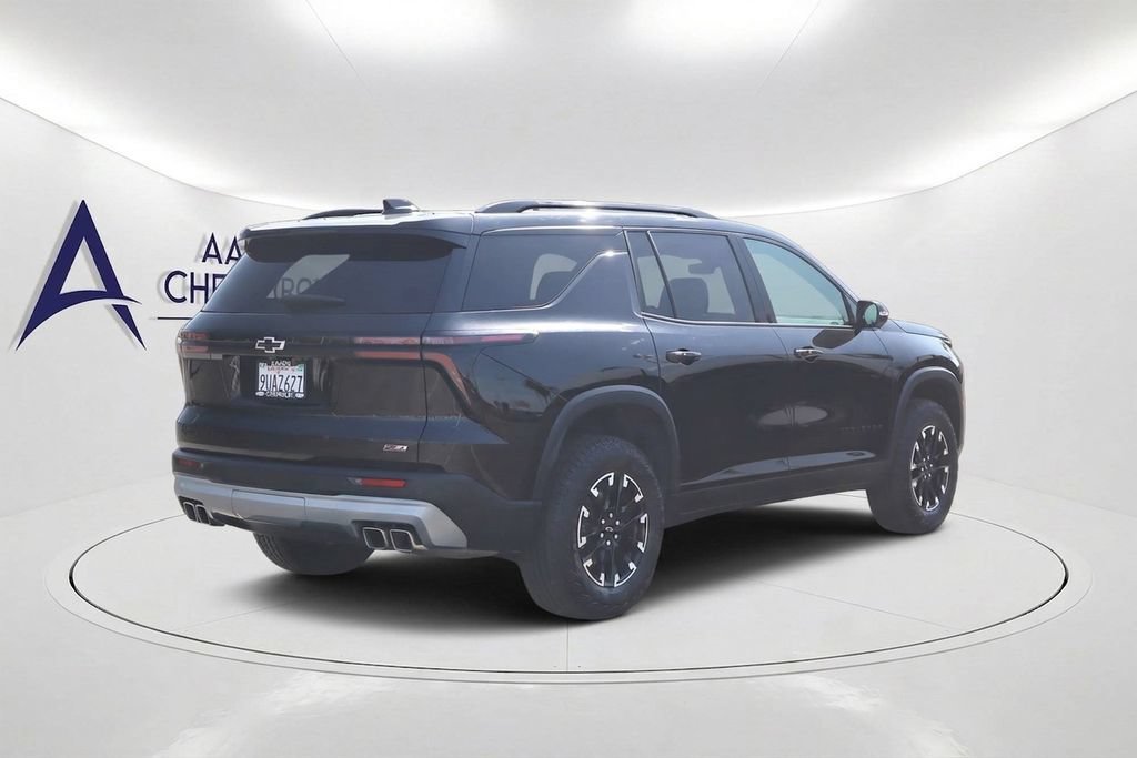 Used 2025 Chevrolet Traverse Z71 w/ Driver Confidence Package AWD/4WD image 4