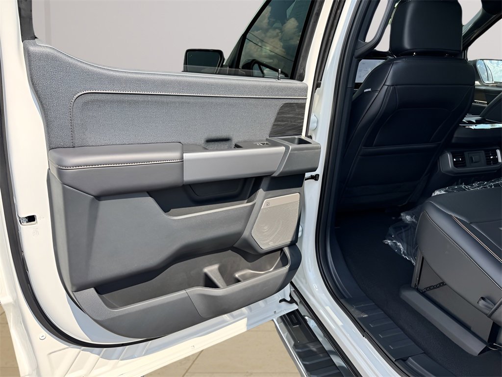 New 2025 Ford F150 Lariat w/ Equipment Group 501A Mid image 32