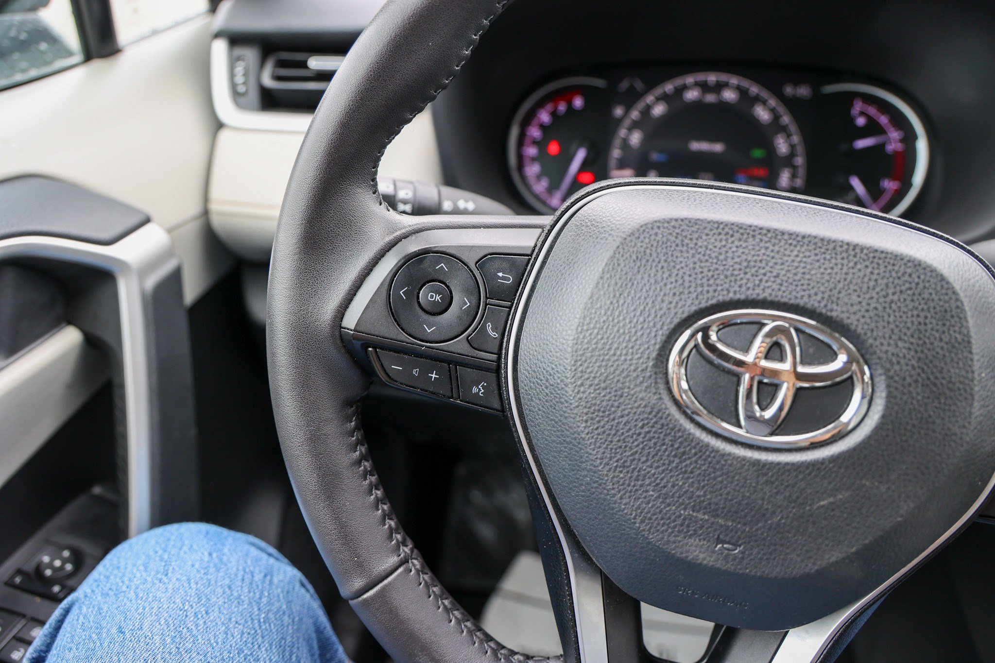 Certified 2023 Toyota RAV4 XLE Premium FWD image 17