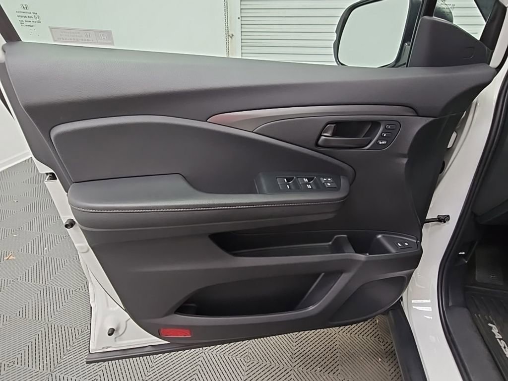 Used 2023 Honda Passport EX-L image 31