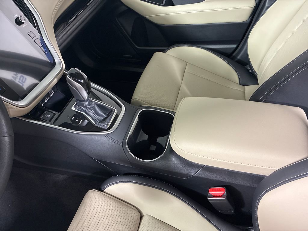 Certified 2025 Subaru Outback Limited image 28
