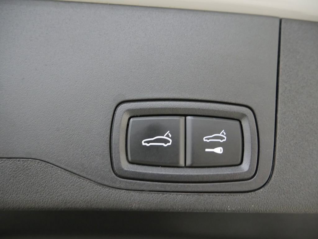 Certified 2023 Porsche Taycan GTS image 22