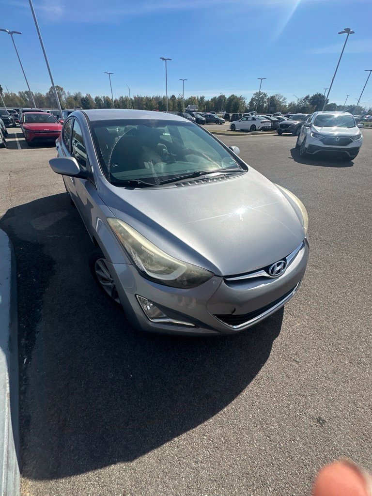 Used 2015 Hyundai Elantra SE w/ Option Group 02 FWD image 4