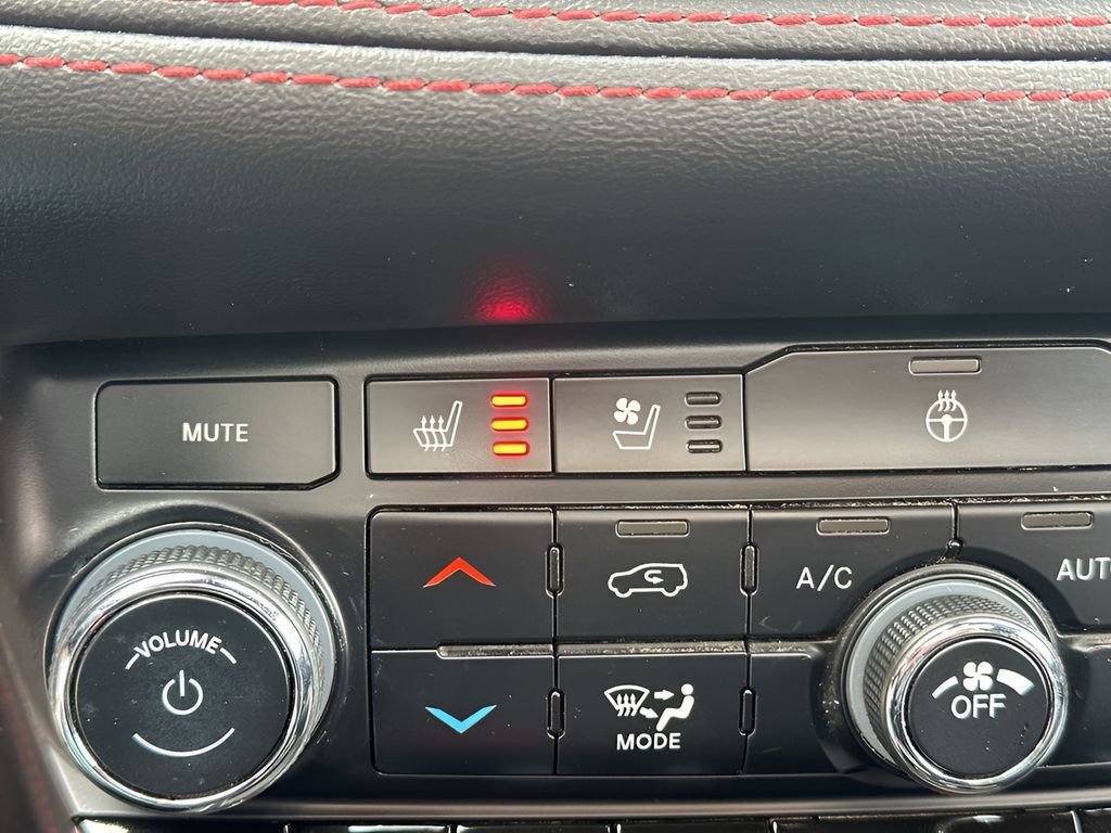 Used 2024 Dodge Durango GT image 23