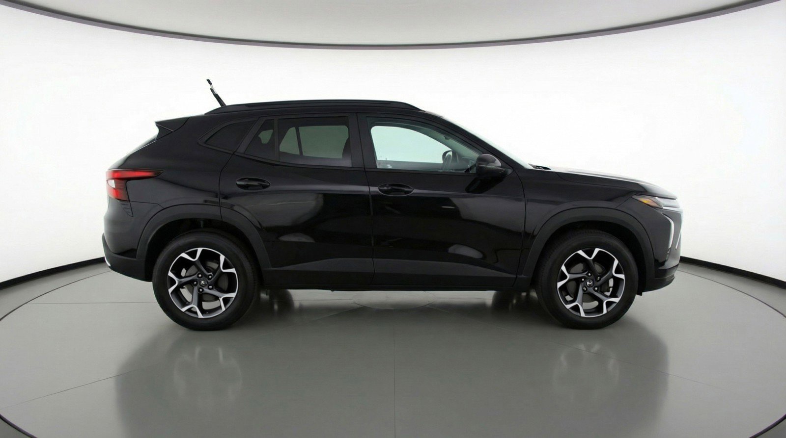 Used 2025 Chevrolet Trax LT image 11