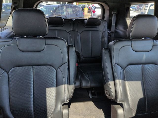 Used 2022 Jeep Grand Cherokee L Overland w/ Luxury Tech Group IV AWD/4WD image 11