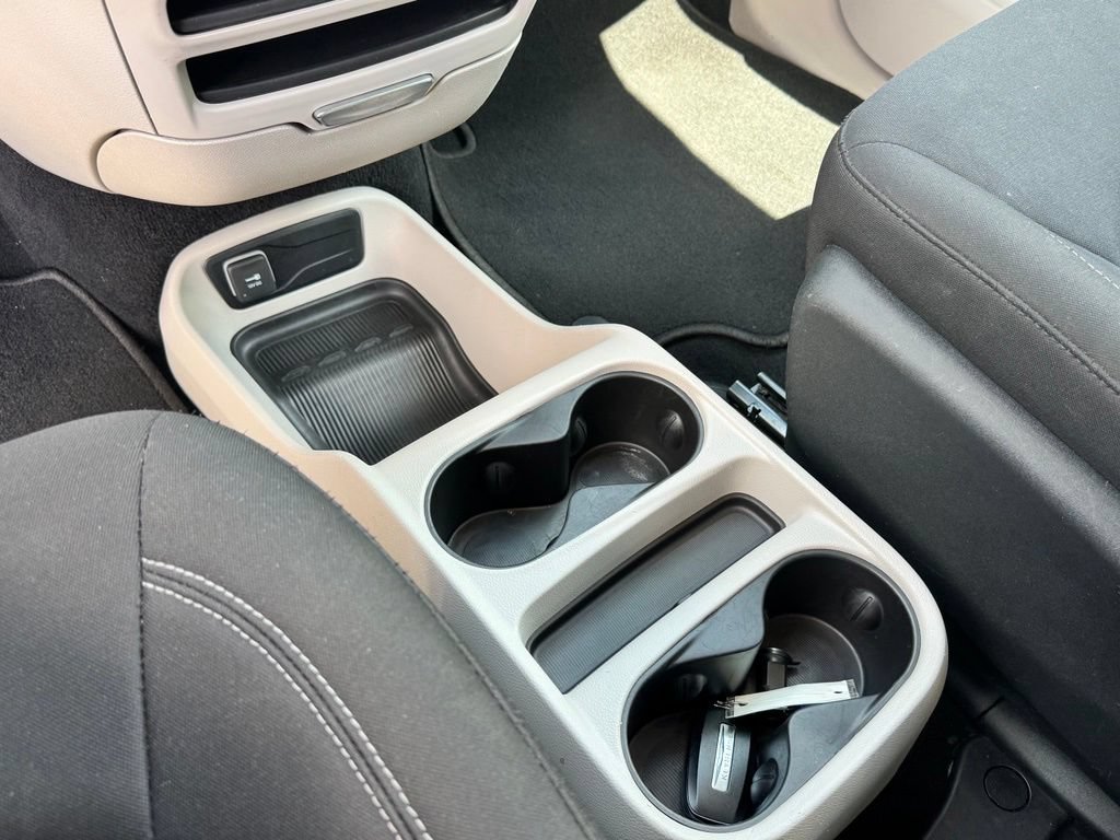 Used 2023 Chrysler Voyager LX FWD image 20