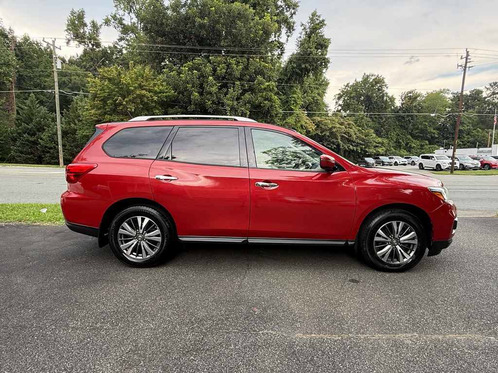 Used 2018 Nissan Pathfinder SV w/ Cargo Package FWD image 8