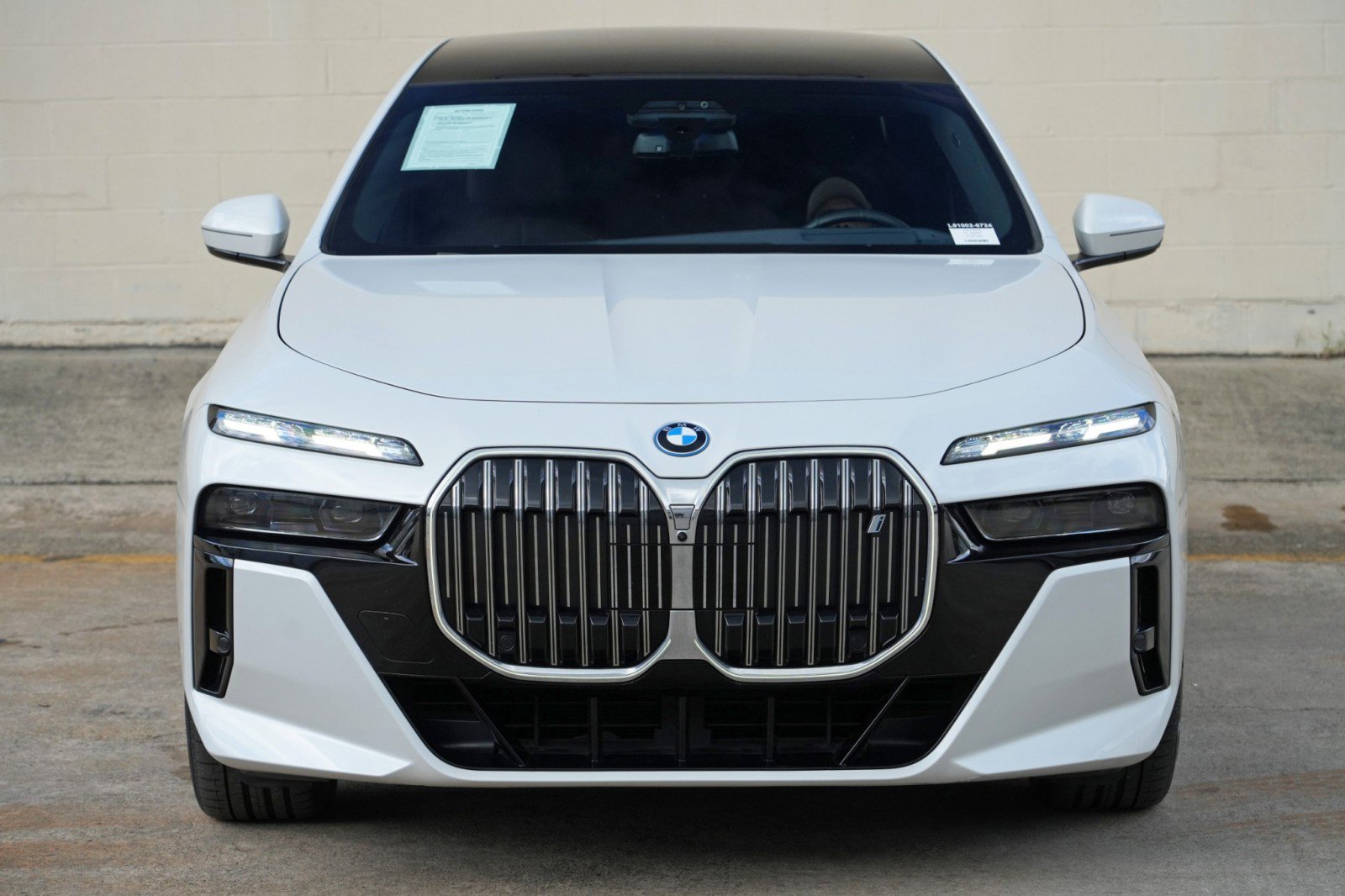 Used 2023 BMW i7 xDrive60 w/ Executive Package 2 AWD/4WD image 59
