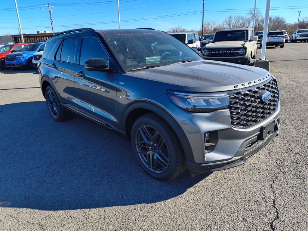 New 2026 Ford Explorer ST-Line w/ ST-Line Street Pack AWD/4WD image 7