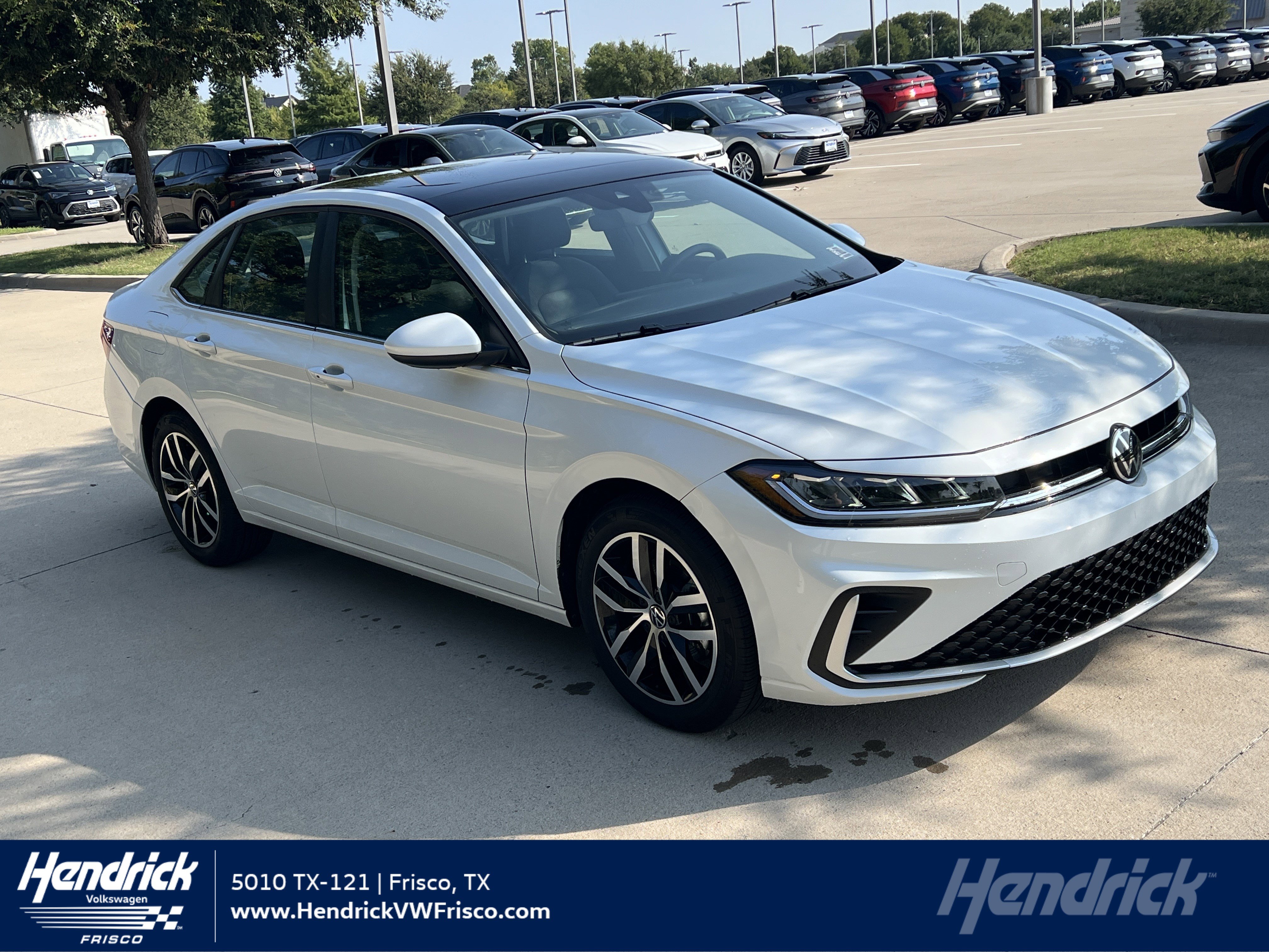 Certified 2025 Volkswagen Jetta SE w/ Sunroof Package