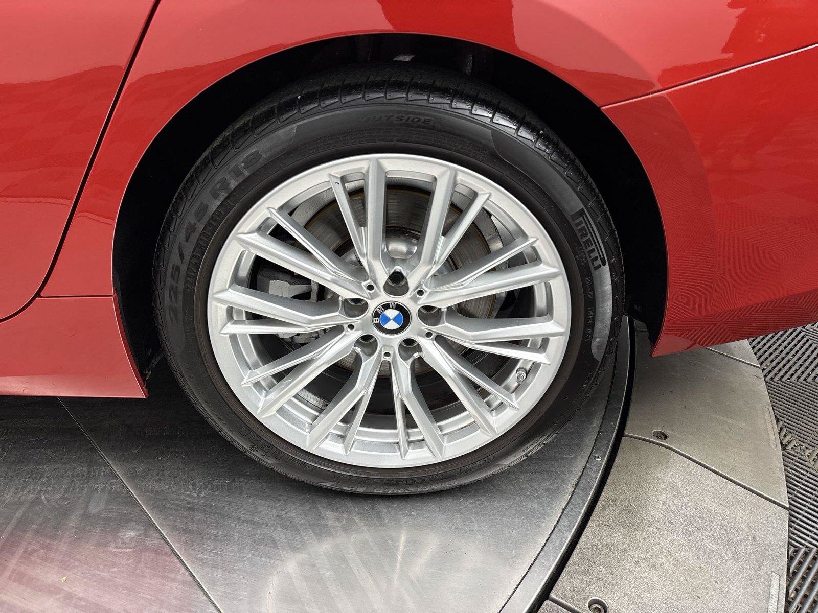 Used 2024 BMW 330i xDrive Sedan w/ Premium Package AWD/4WD image 27