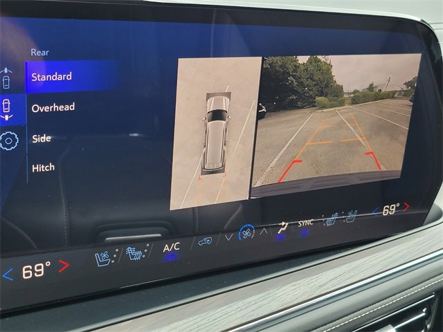 New 2025 Chevrolet Suburban Premier image 24