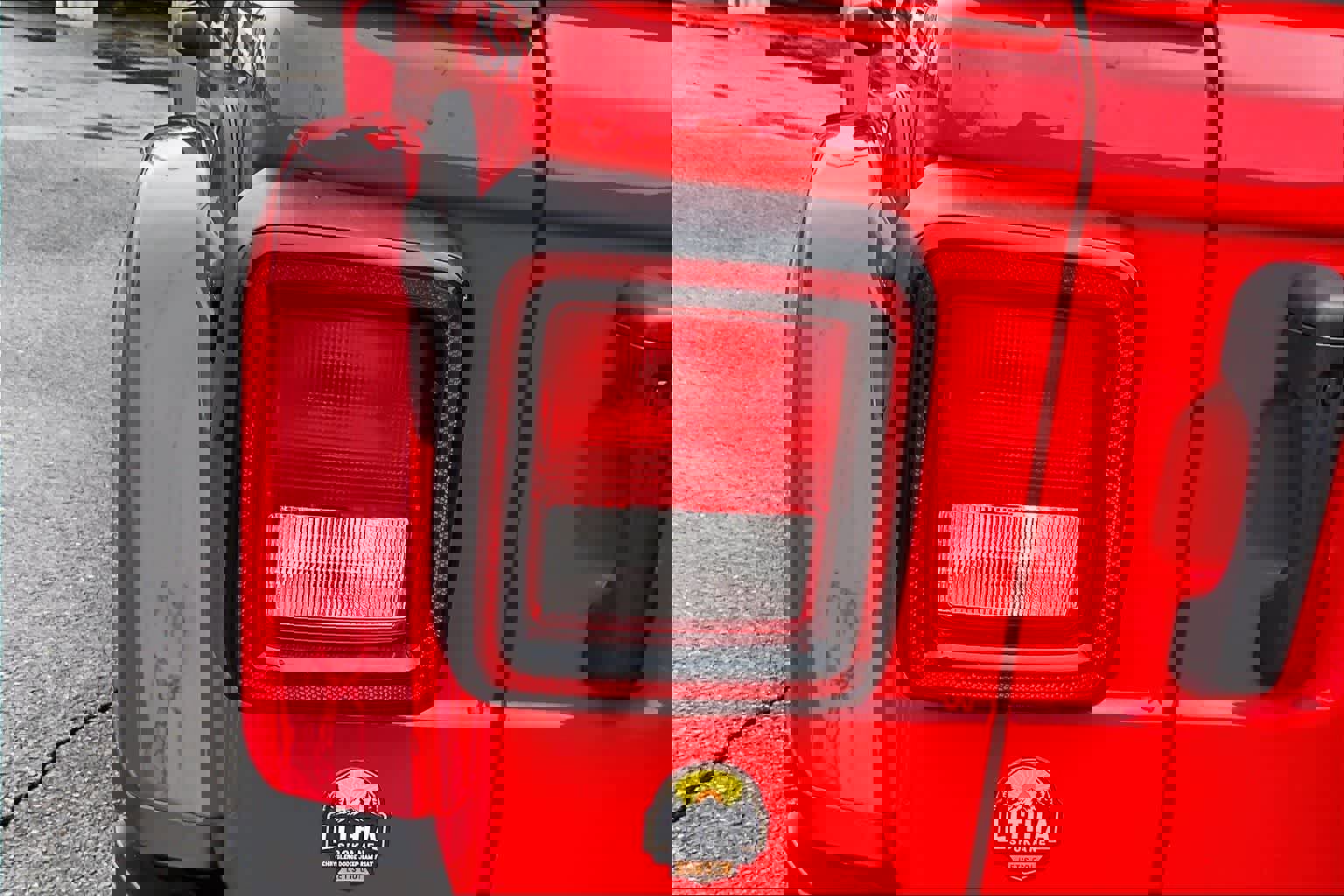 Used 2023 Jeep Wrangler Sahara image 32