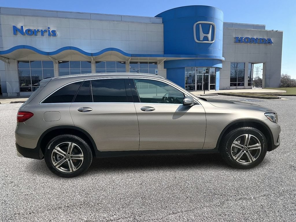 Used 2019 Mercedes-Benz GLC 300 4MATIC w/ Premium Package image 5