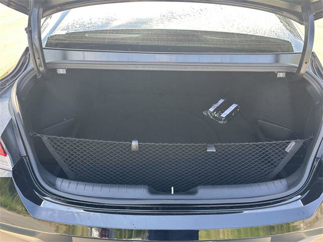 New 2025 Hyundai Elantra Limited image 18