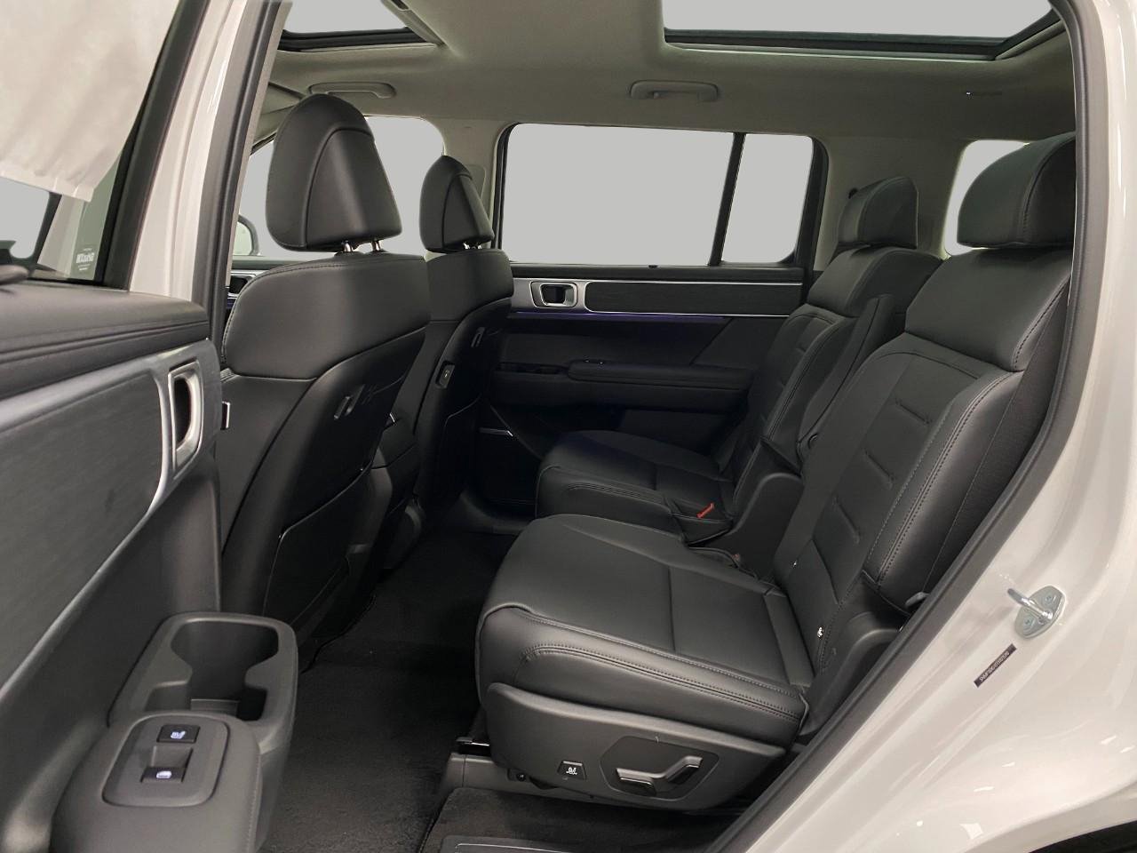 New 2026 Hyundai Santa Fe Limited AWD/4WD image 30