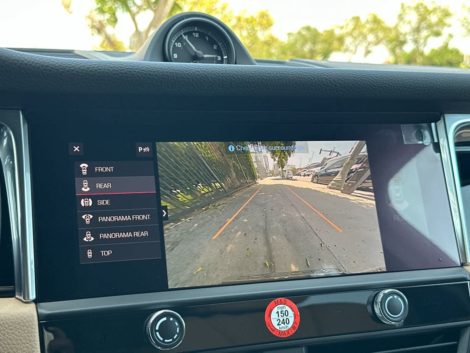 Certified 2025 Porsche Macan AWD/4WD image 22