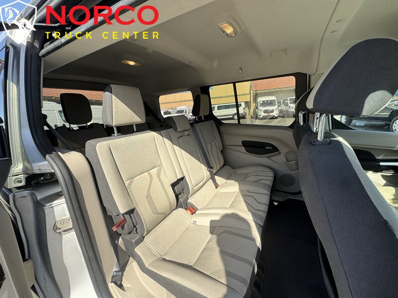 Used 2018 Ford Transit Connect XLT FWD image 16