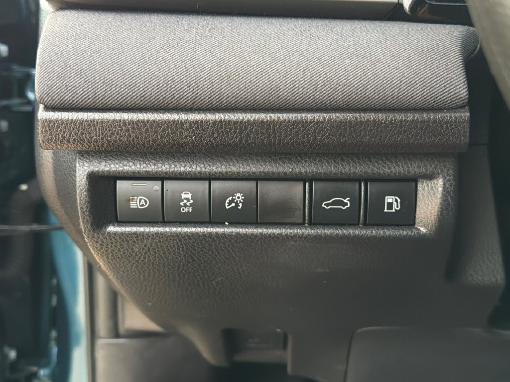 Used 2025 Toyota Camry LE FWD image 19
