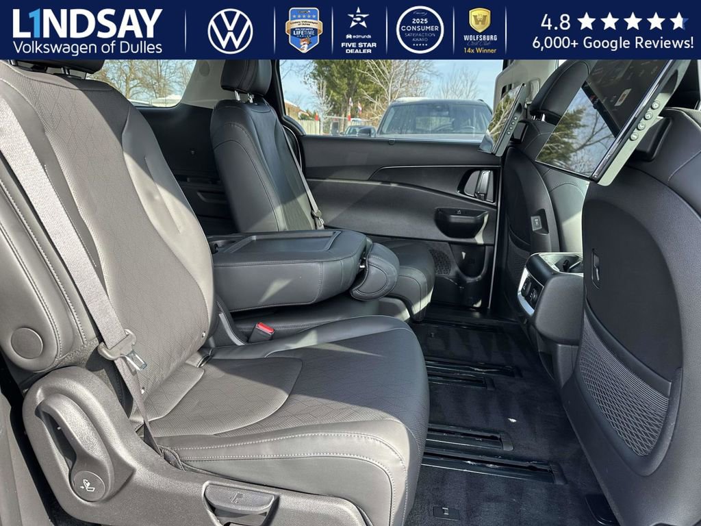 Used 2025 Kia Carnival SX image 12