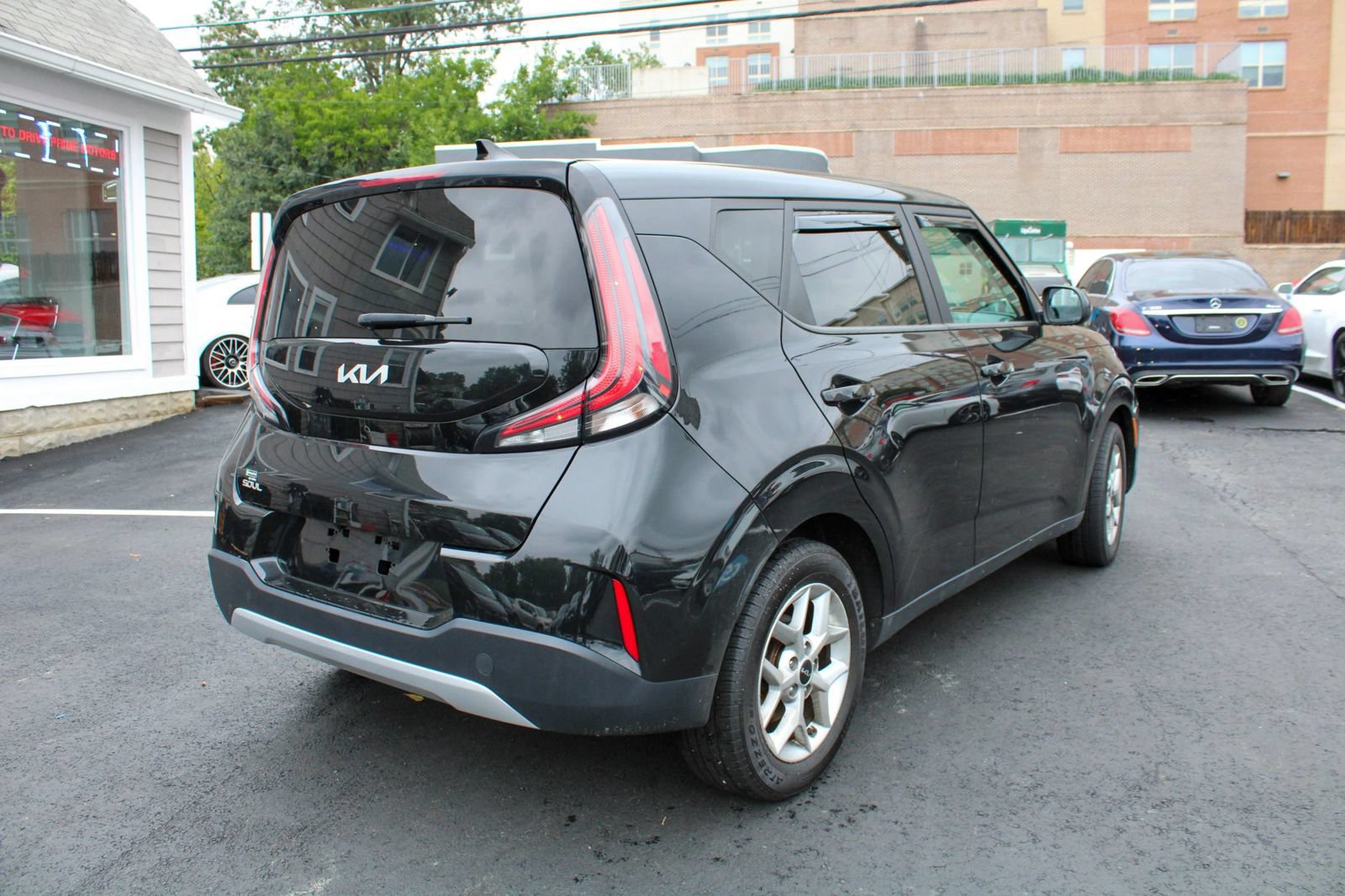 Used 2023 Kia Soul LX w/ LX Technology Package FWD image 4