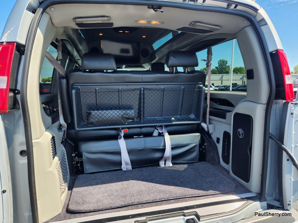 Used 2023 Chevrolet Express 2500 image 26