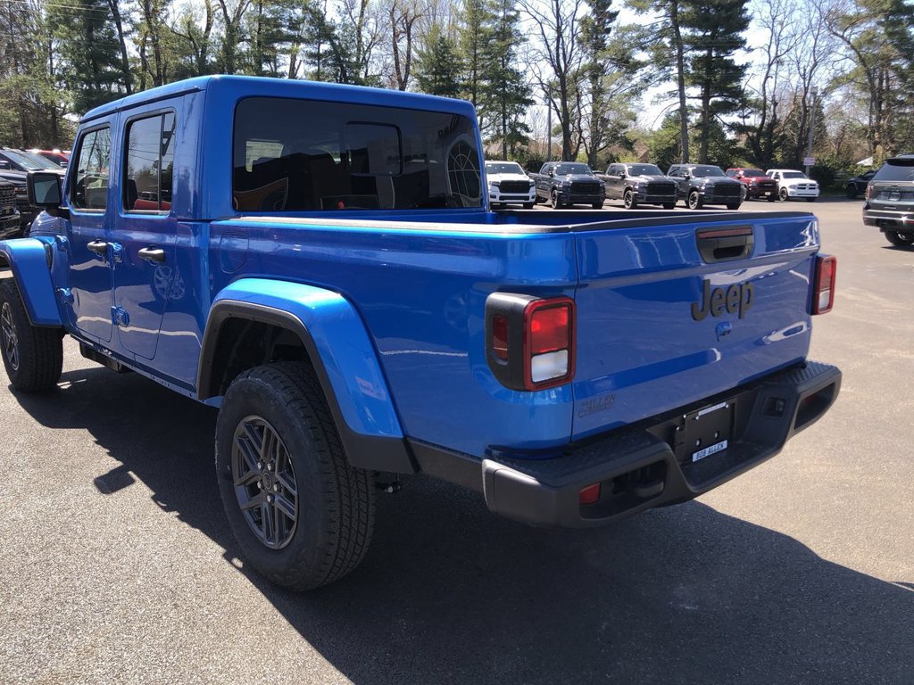 New 2026 Jeep Gladiator Sport AWD/4WD image 12