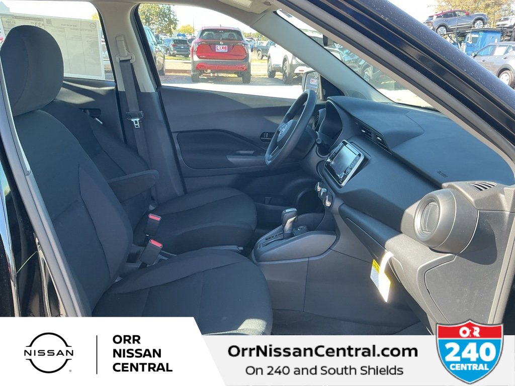 New 2025 Nissan Kicks Play S image 11