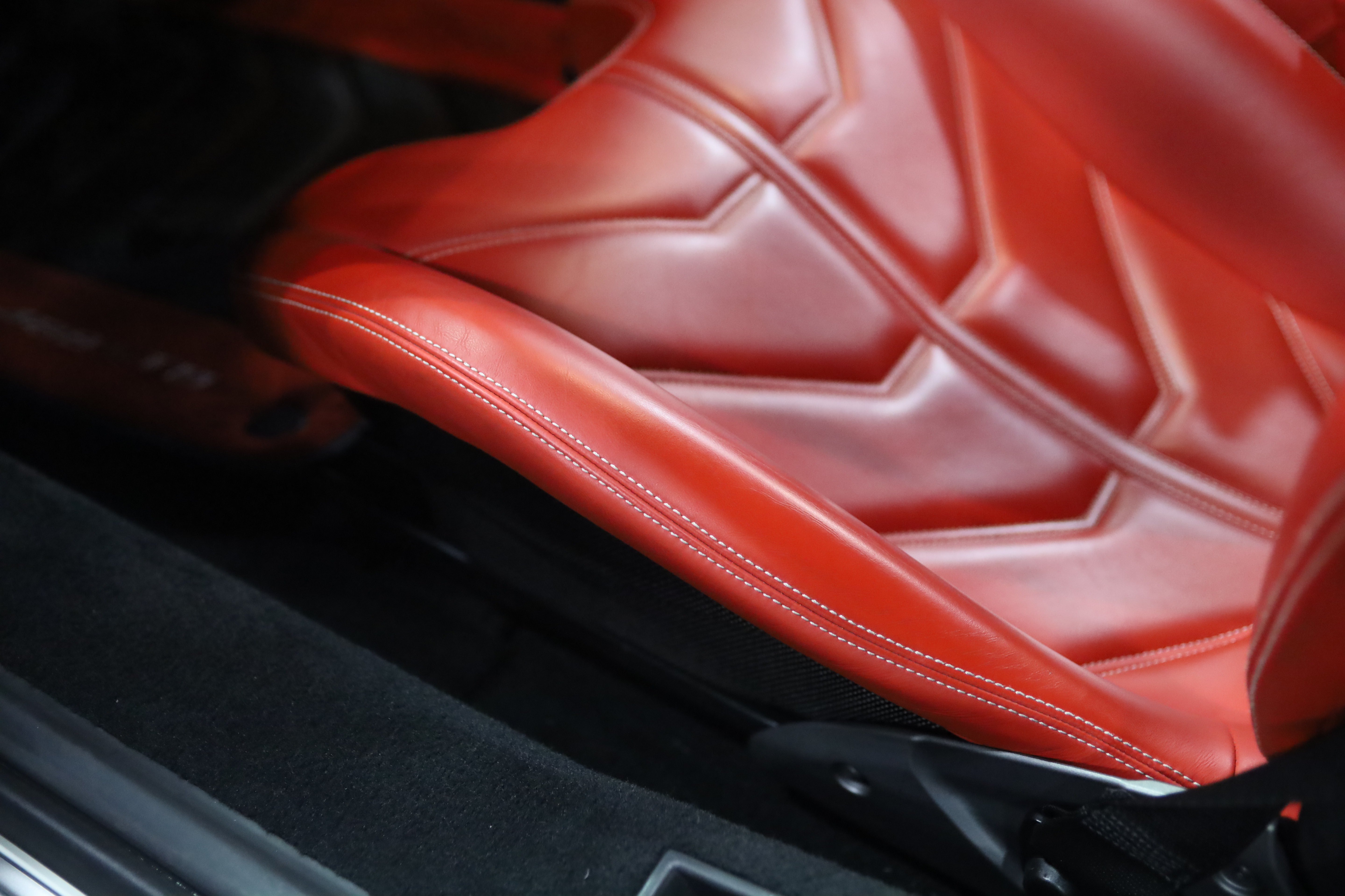 Used 2018 Ferrari 488 GTB RWD image 18